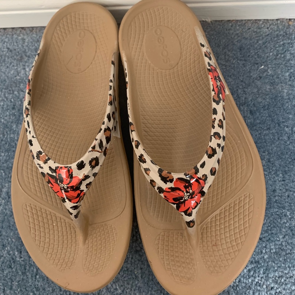 Oofos rare leopard and floral print. W7/EU 38